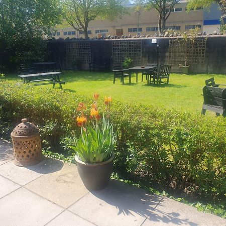 The Shrubbery Hotel Shepton Mallet Bagian luar foto
