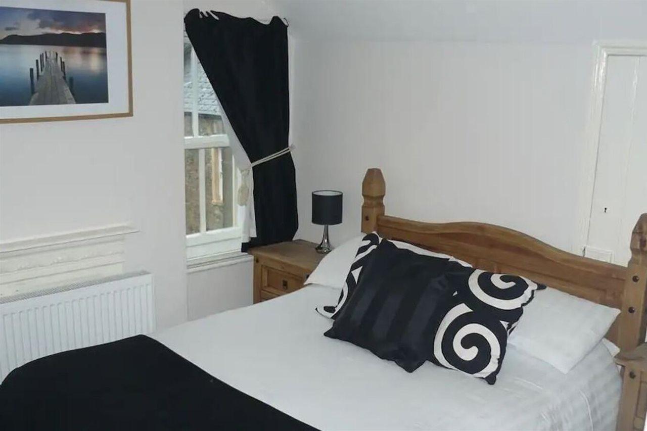 The Shrubbery Hotel Shepton Mallet Bagian luar foto