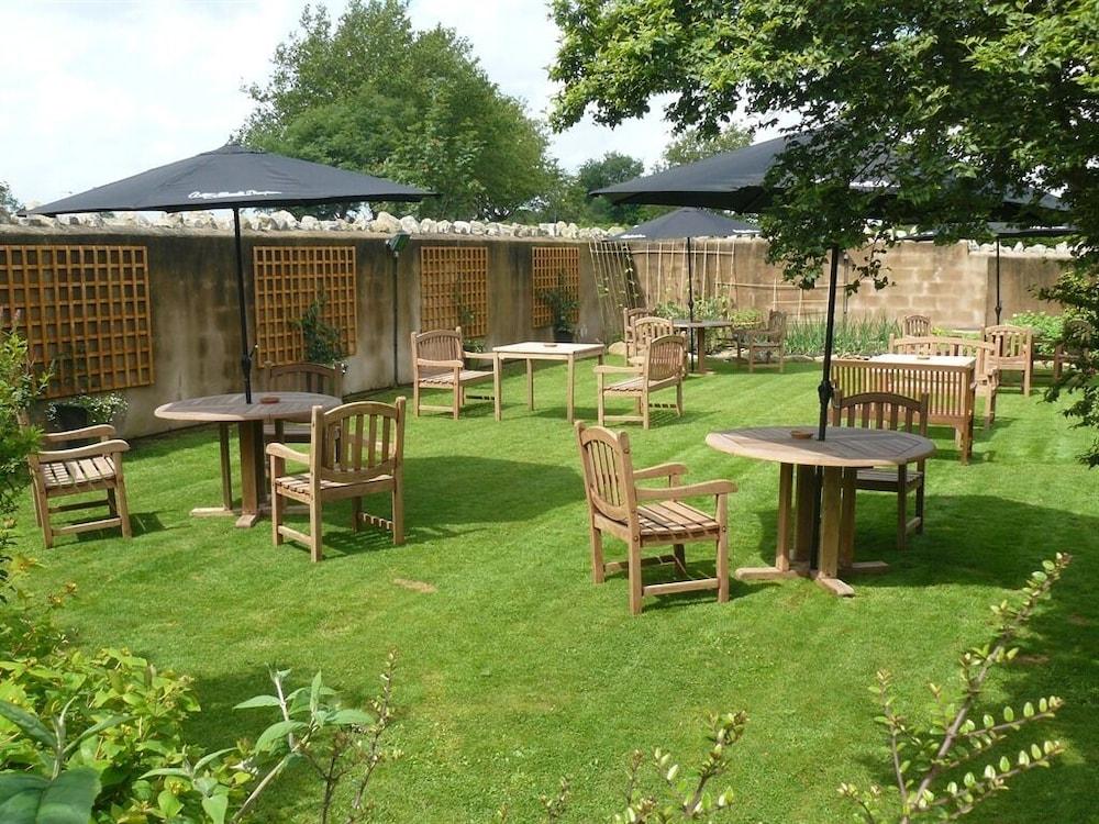 The Shrubbery Hotel Shepton Mallet Bagian luar foto