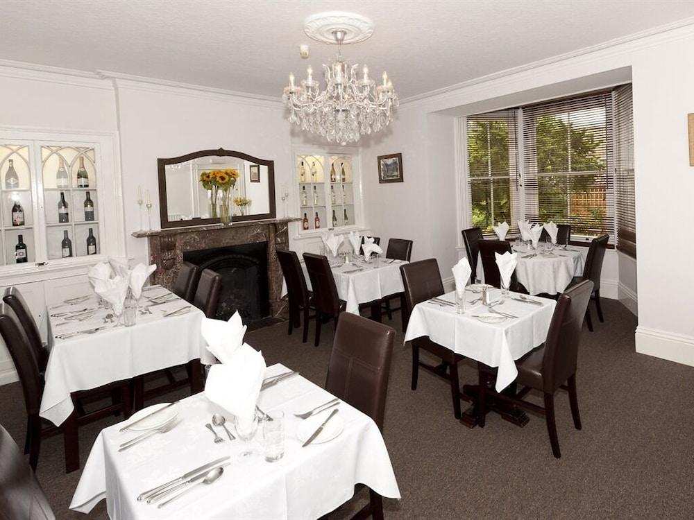 The Shrubbery Hotel Shepton Mallet Bagian luar foto