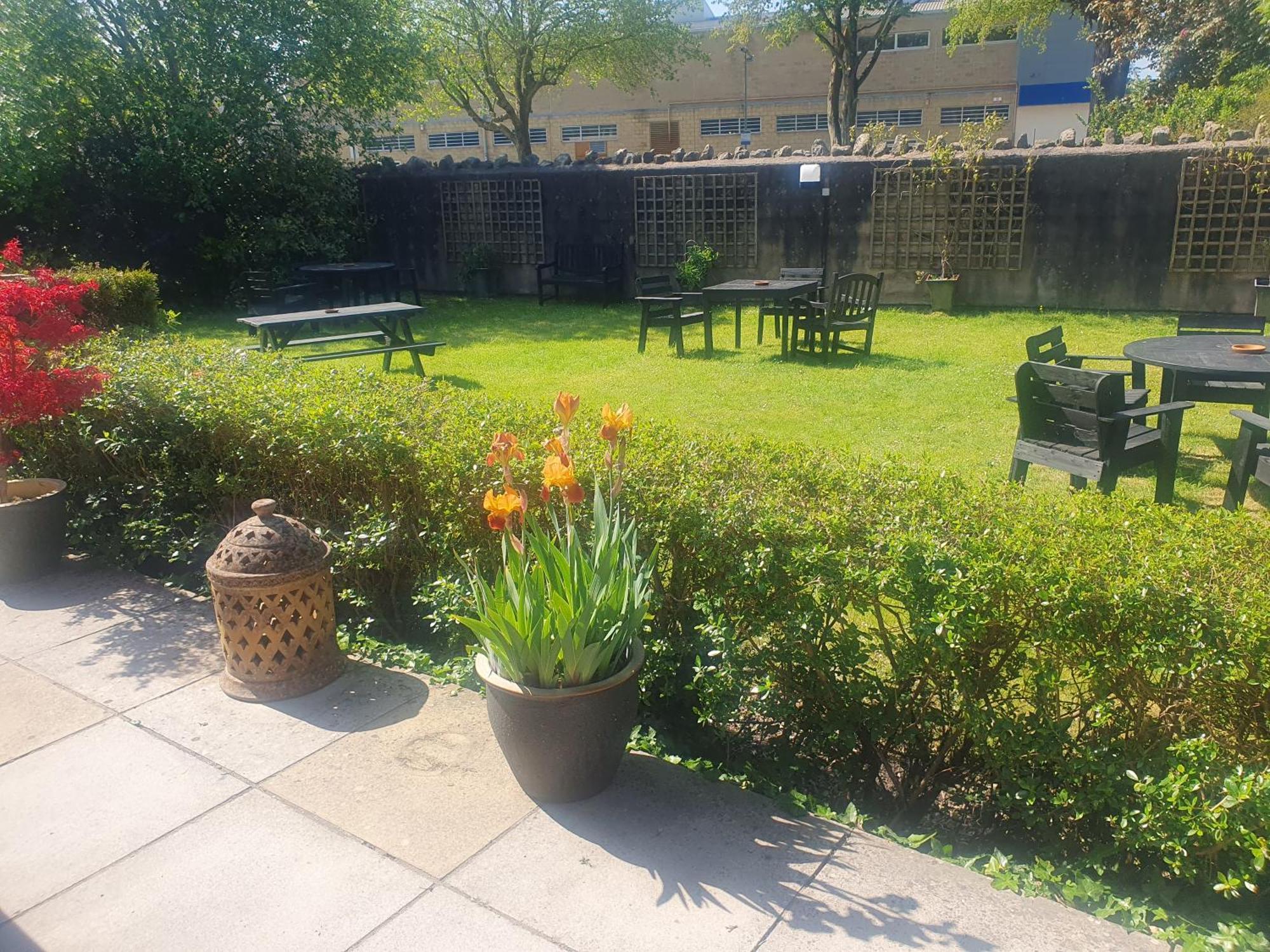 The Shrubbery Hotel Shepton Mallet Bagian luar foto
